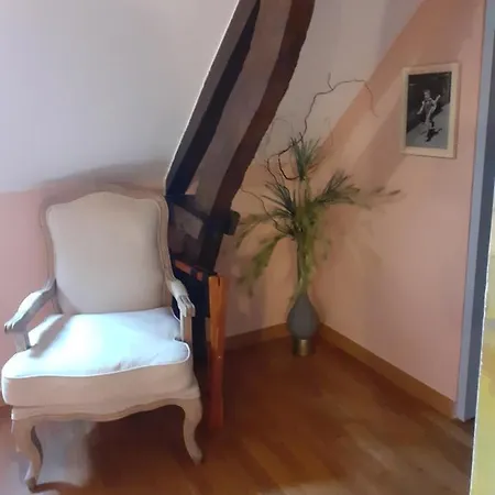 7 , Le Montraye Nocleg ze śniadaniem